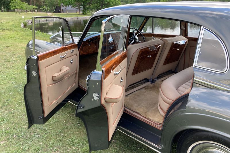 Frank Dale 1965 Rolls-Royce Silver Cloud III SCT100 by James Young Restoration Case Study