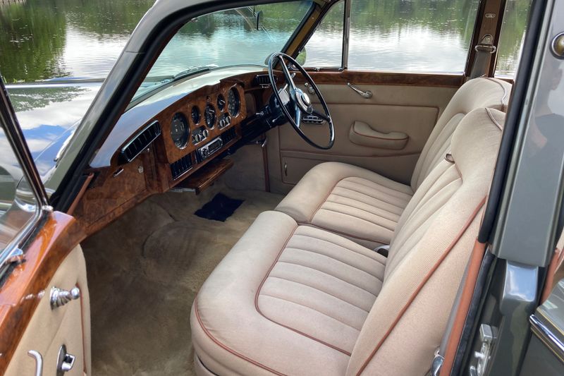 Frank Dale 1965 Rolls-Royce Silver Cloud III SCT100 by James Young Restoration Case Study