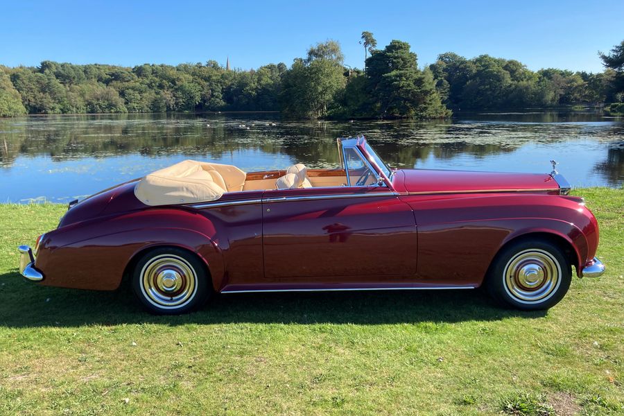 1961 Rolls-Royce Silver Cloud II
by H.J.Mulliner