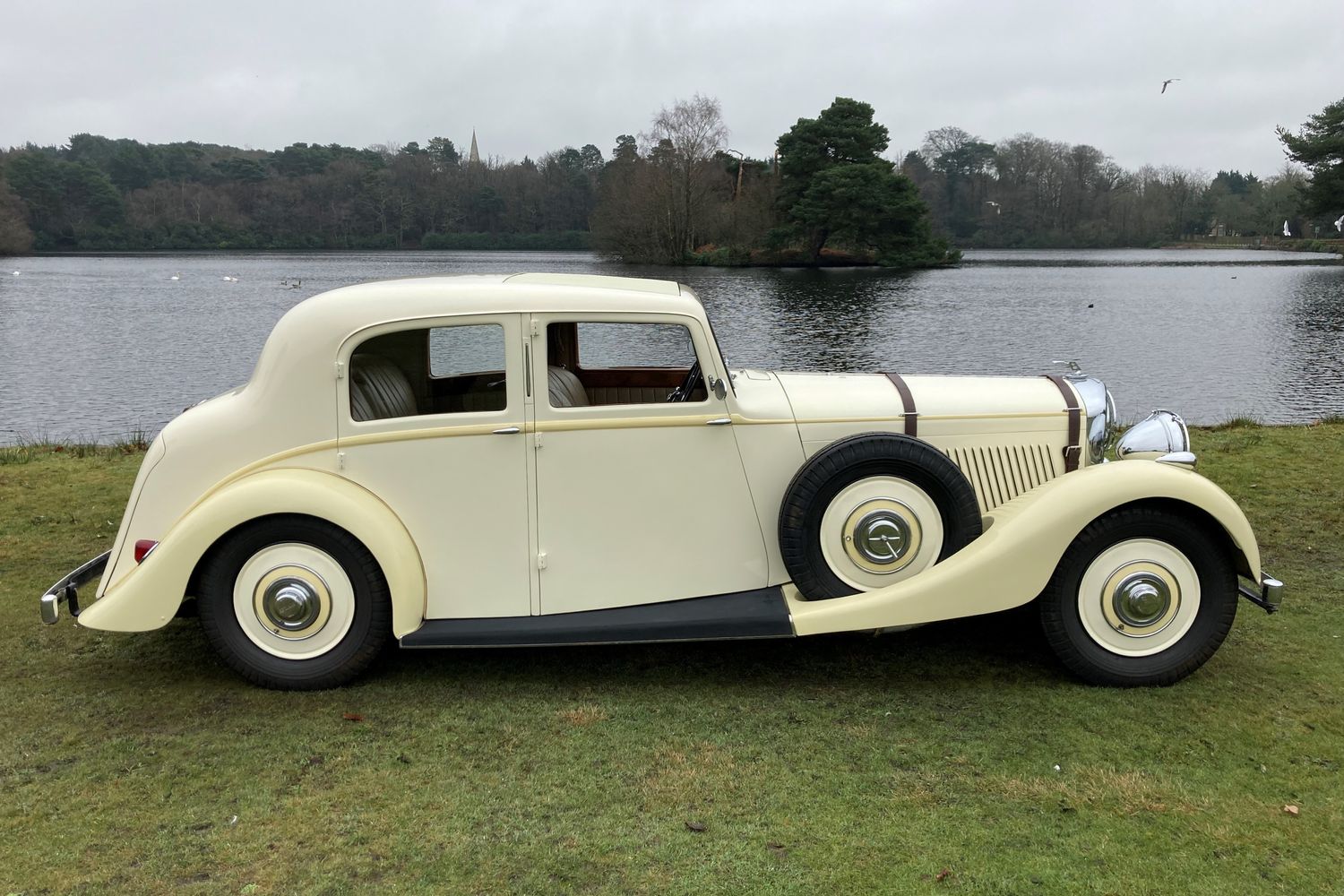 1939 Bentley 4 1/4 Litre Overdrive by Park Ward