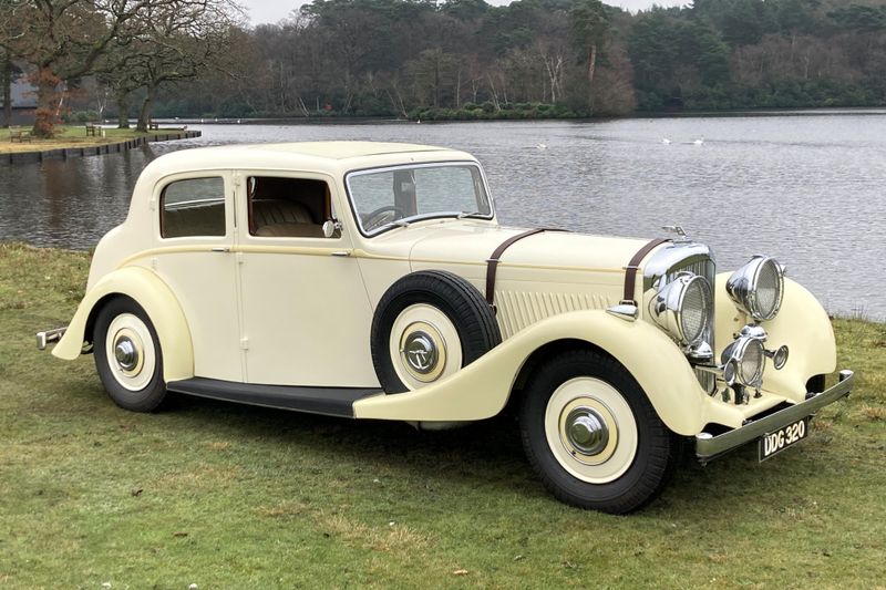 1939 Bentley 4 1/4 Litre Overdrive by Park Ward