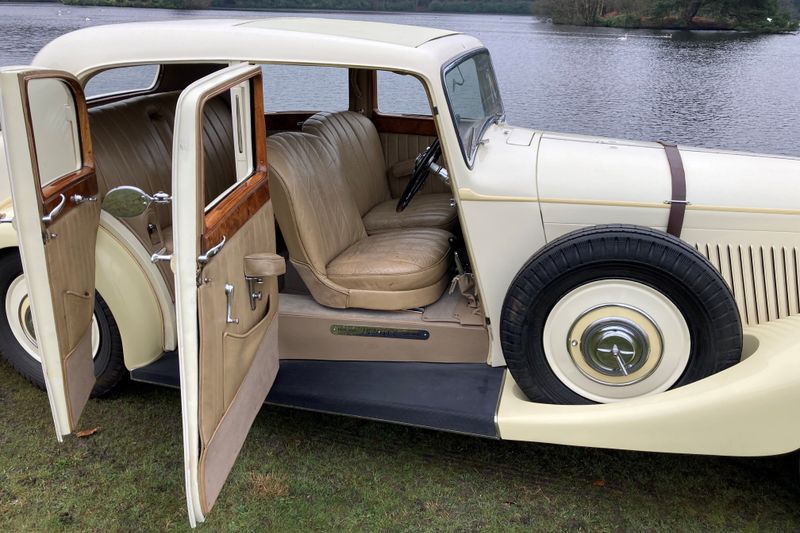 1939 Bentley 4 1/4 Litre Overdrive by Park Ward