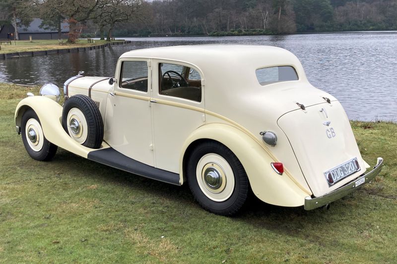 1939 Bentley 4 1/4 Litre Overdrive by Park Ward