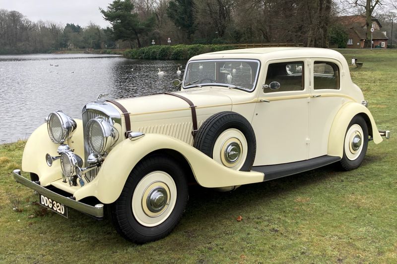 1939 Bentley 4 1/4 Litre Overdrive by Park Ward