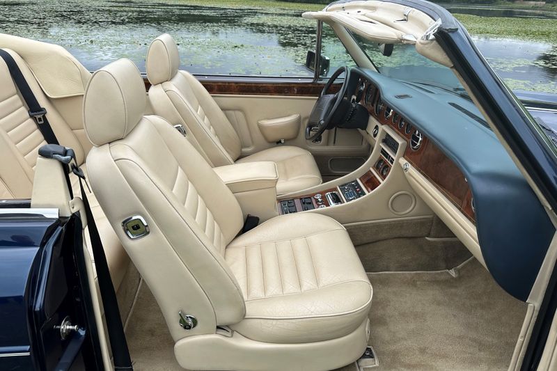 1994 Rolls-Royce Corniche (Series IV) by Mulliner/Park Ward (Left Hand Drive)