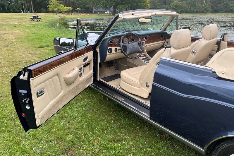 1994 Rolls-Royce Corniche (Series IV) by Mulliner/Park Ward (Left Hand Drive)