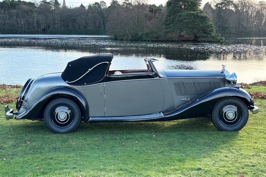 1937 Rolls-Royce Phantom III
by Freestone & Webb