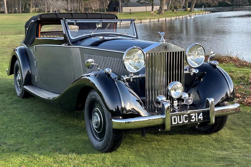 1937 Rolls-Royce Phantom III by Freestone & Webb