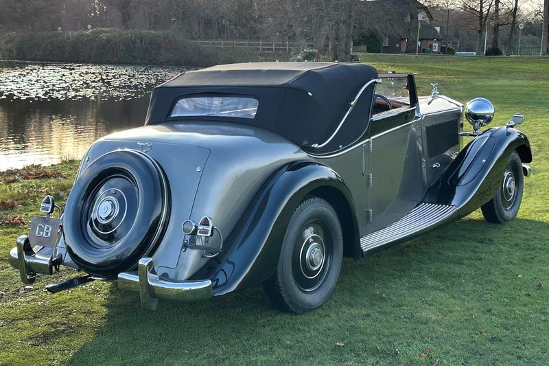 1937 Rolls-Royce Phantom III by Freestone & Webb