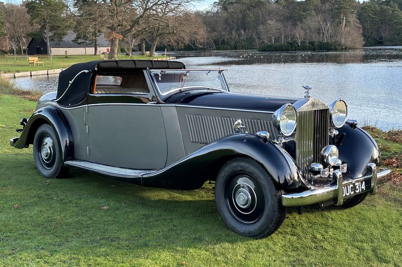 1937 Rolls-Royce Phantom III by Freestone & Webb