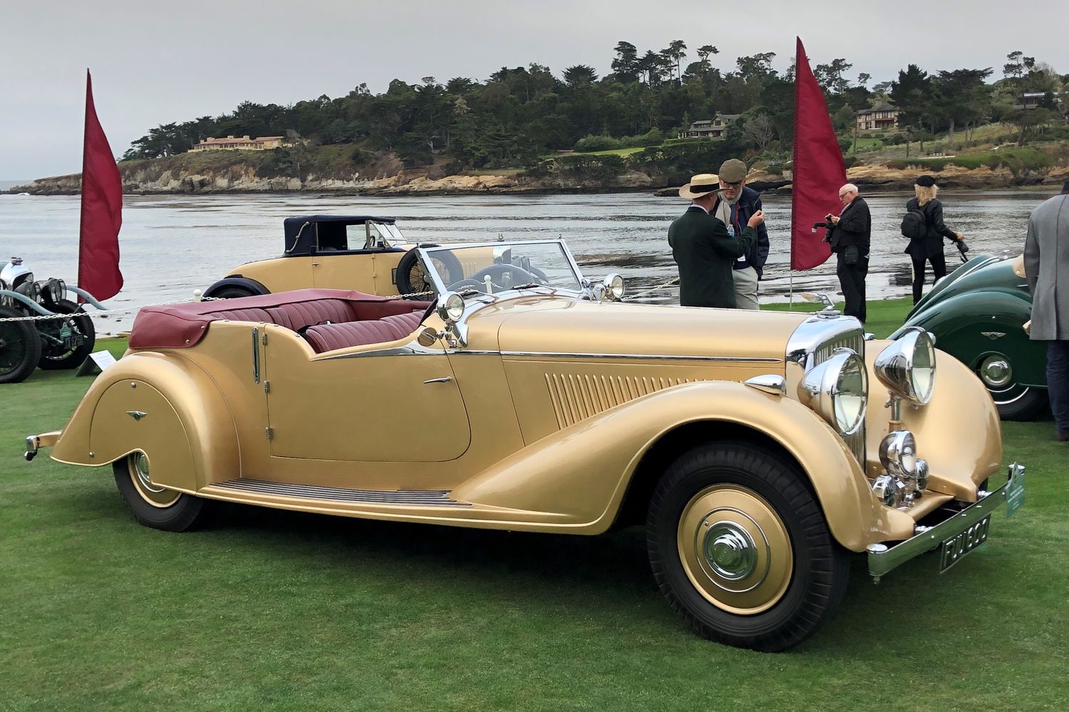 1939 Bentley 4 1/4 Litre Overdrive by Vanden Plas