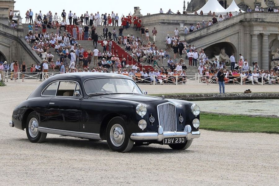 1948 Bentley Cresta
by Facel/Farina