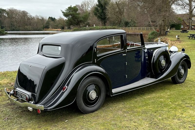 1936 Rolls-Royce Phantom III by Freestone & Webb