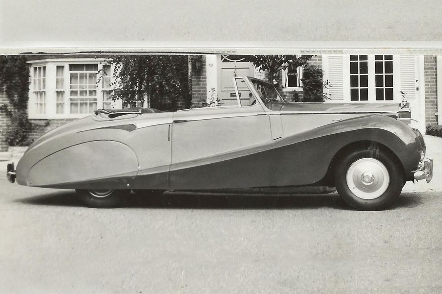 1953 Rolls-Royce Silver Wraith
by Hooper