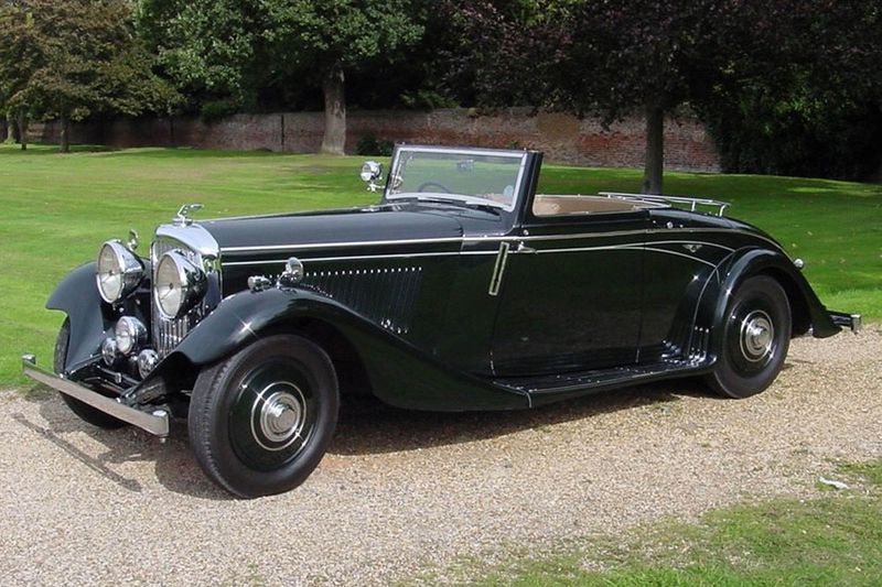 Frank Dale Bentley 3 ½ Litre Model Guide