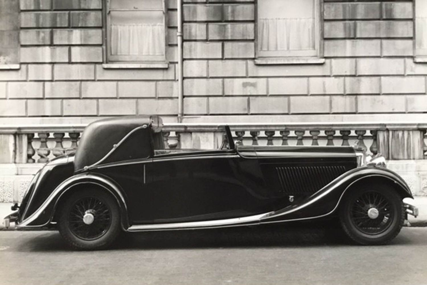 Frank Dale Bentley 3 ½ Litre Model Guide