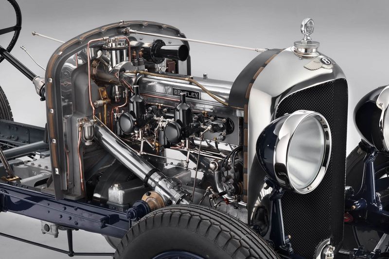 Frank Dale Bentley 4 ½ Litre Model Guide