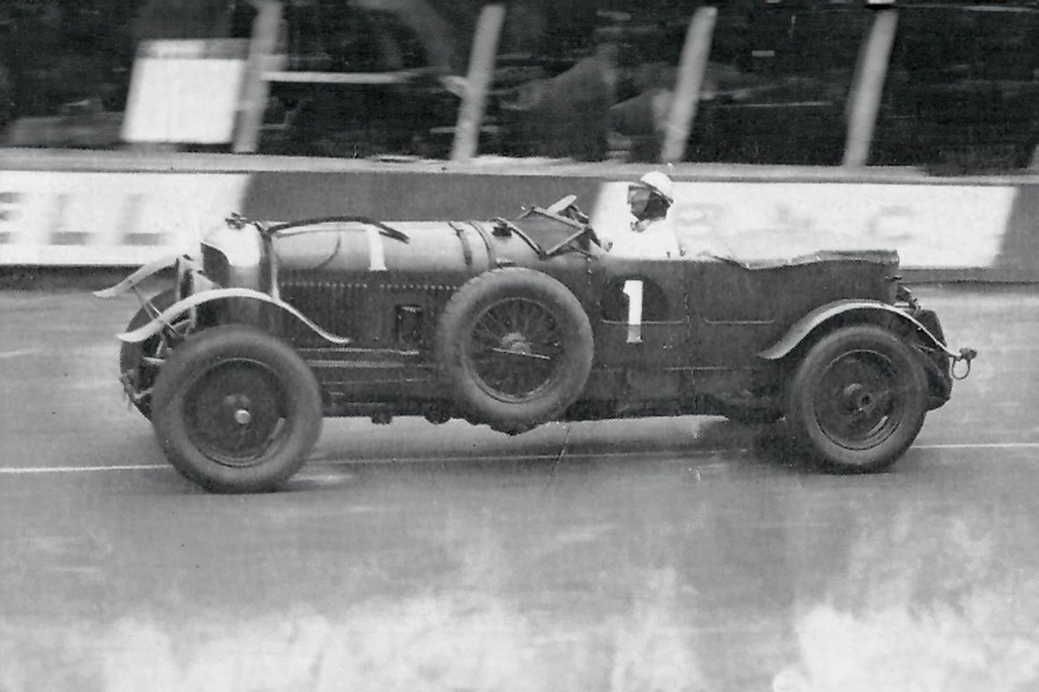 Frank Dale Bentley 6 ½ Litre & Speed Six Model Guide