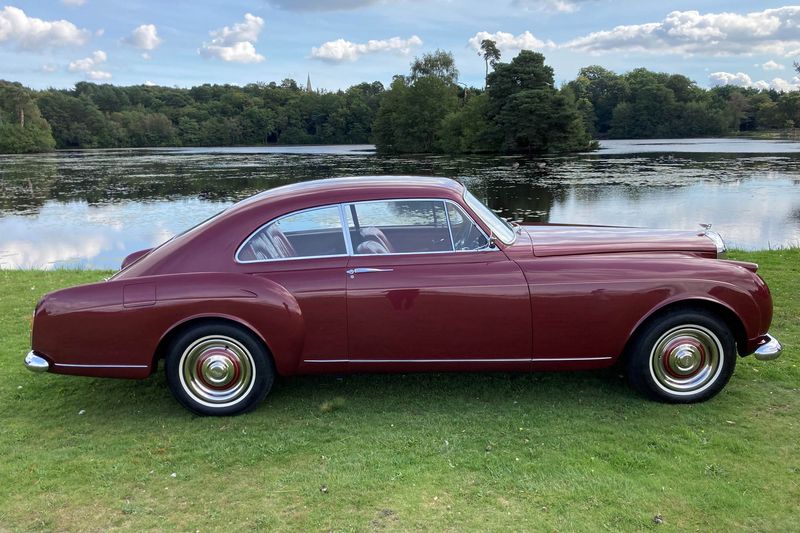 Frank Dale Bentley S1 & S1 Continental Model Guide